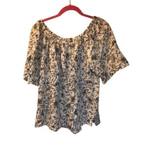 ✨Loft off the shoulder shirt. Size small.